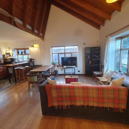 Habitacion En Casa De Familia Cerca De La Laguna Room Next To The Lagoon Ushuaia Buitenkant foto