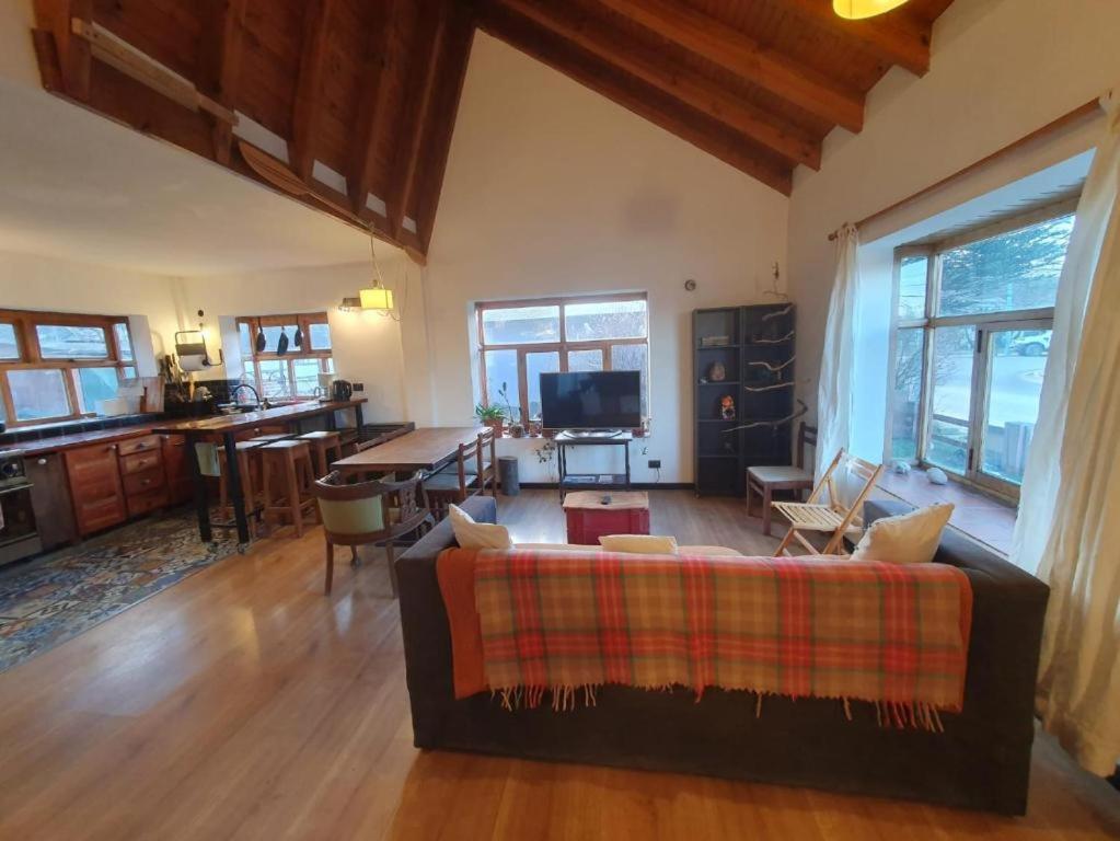 Habitacion En Casa De Familia Cerca De La Laguna Room Next To The Lagoon Ushuaia Buitenkant foto